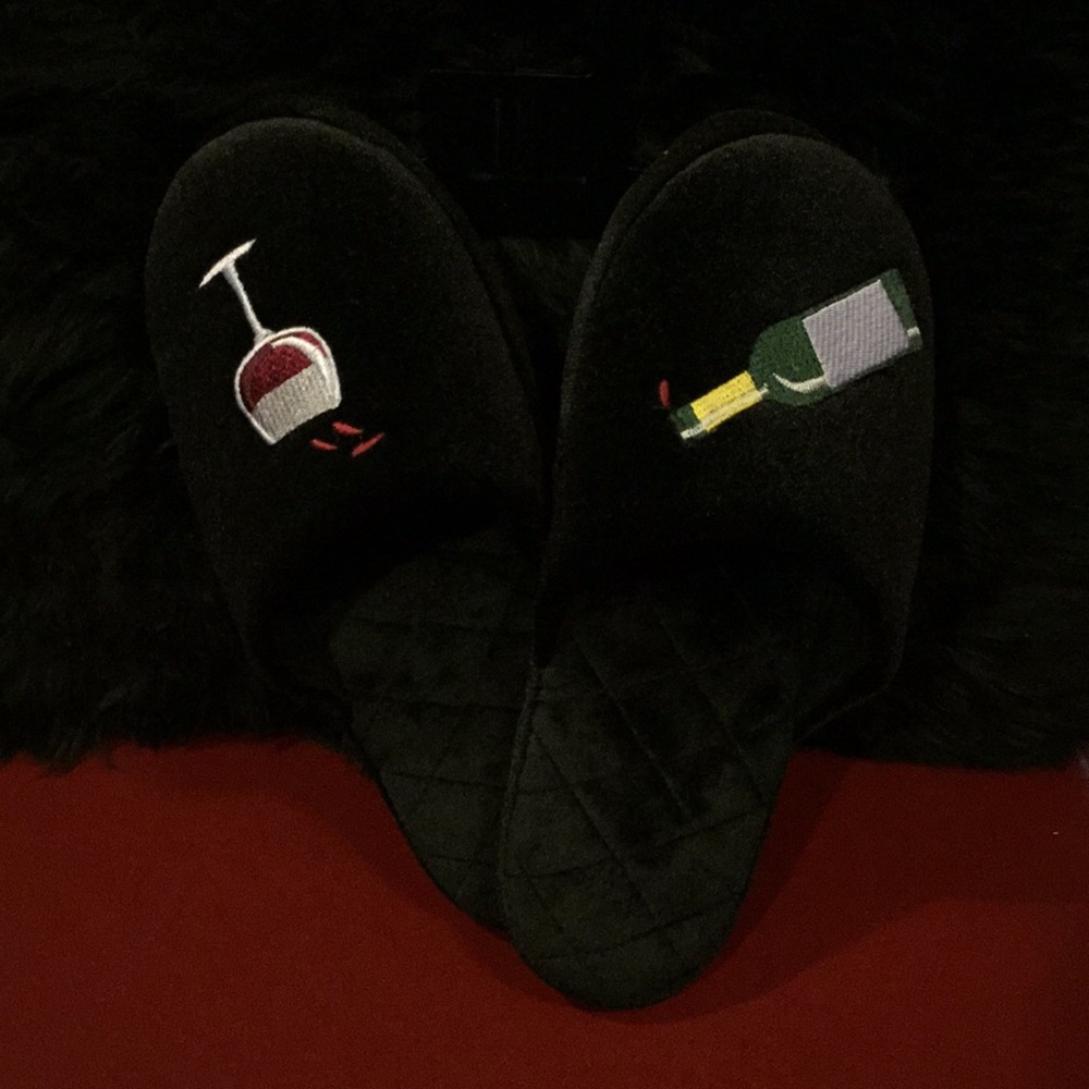 INC INTERNATIONAL CONCEPTS VELOUR SLIPPERS